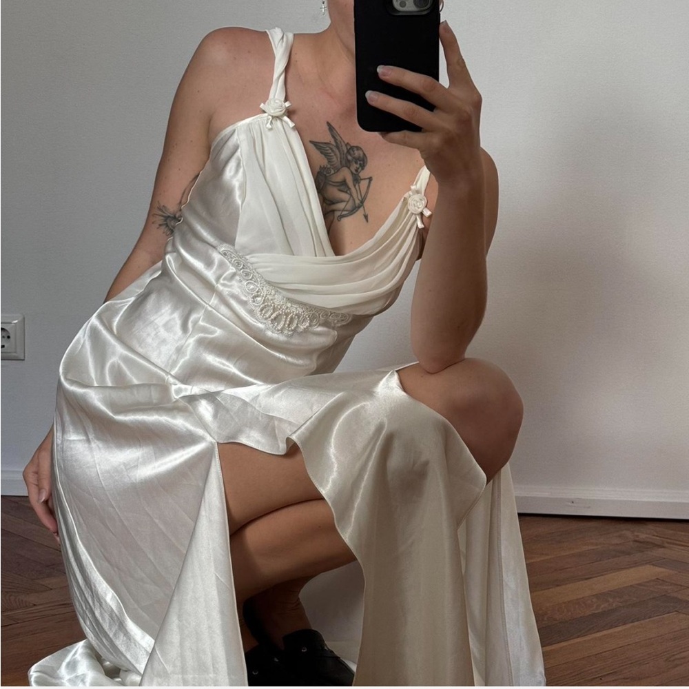 Vintage Ivory Nightgown - Picture 2 of 6